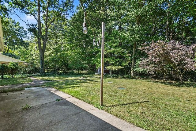 8486 S Hillcrest Drive, Berrien Springs, MI 49103