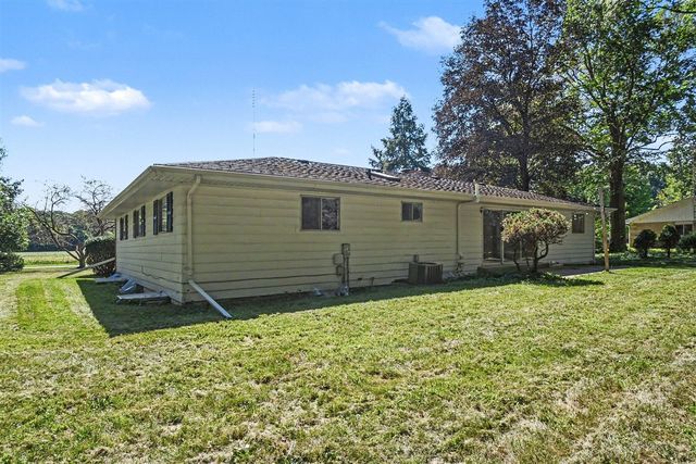 8486 S Hillcrest Drive, Berrien Springs, MI 49103