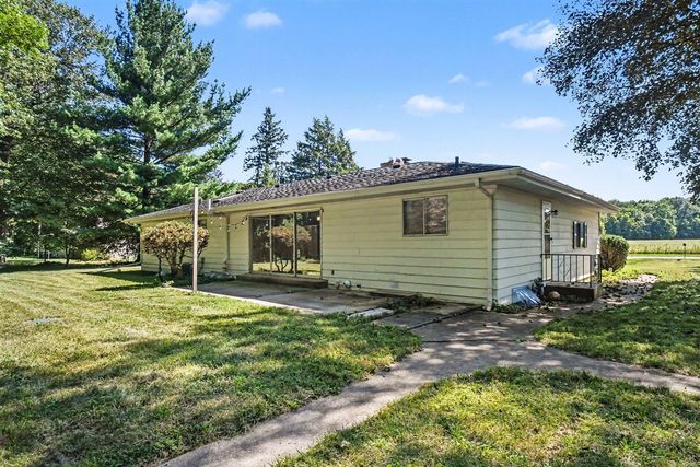8486 S Hillcrest Drive, Berrien Springs, MI 49103