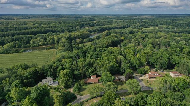 8486 S Hillcrest Drive, Berrien Springs, MI 49103