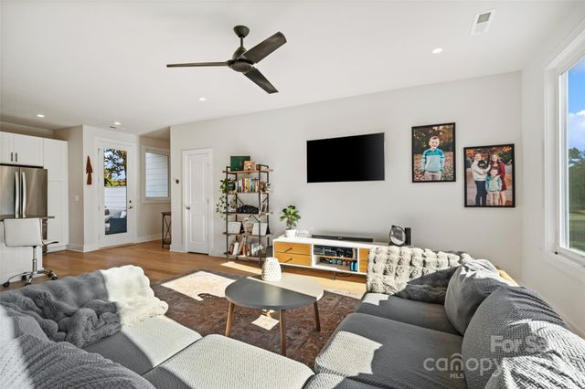 1549 Pinecrest Avenue, Charlotte, NC 28205