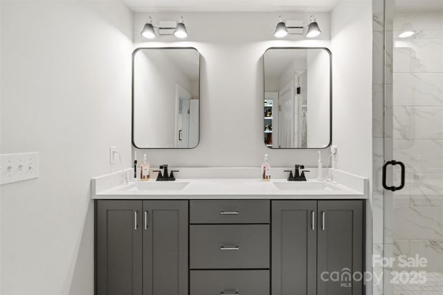 1549 Pinecrest Avenue, Charlotte, NC 28205