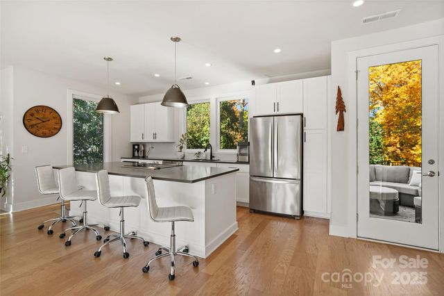 1549 Pinecrest Avenue, Charlotte, NC 28205