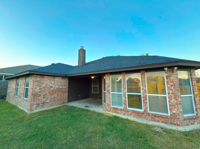 9201 Rhea Drive, White Settlement, TX 76108