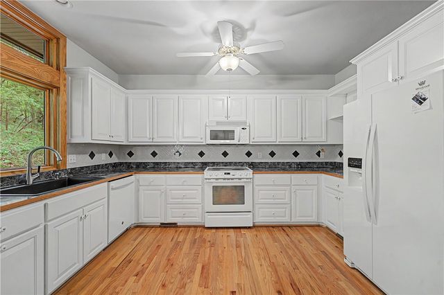 31 Kestrel Drive, Fayetteville, AR 72701