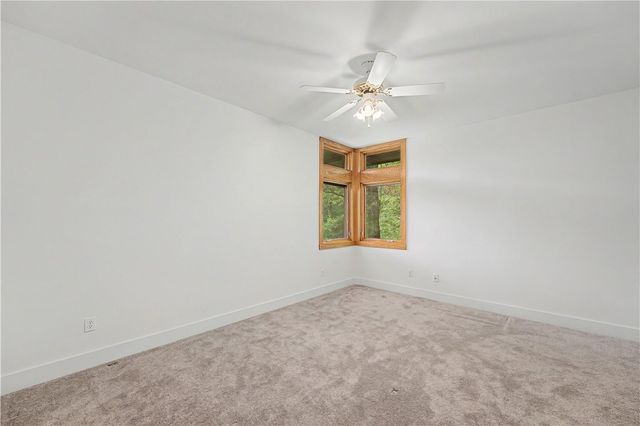 31 Kestrel Drive, Fayetteville, AR 72701