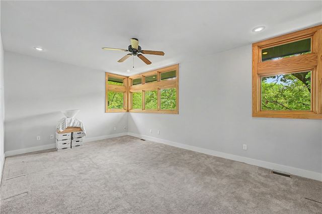 31 Kestrel Drive, Fayetteville, AR 72701