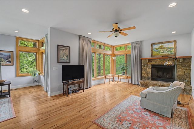 31 Kestrel Drive, Fayetteville, AR 72701