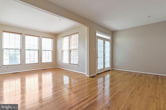 8818 PAPILLON DR, Ellicott City, MD 21043