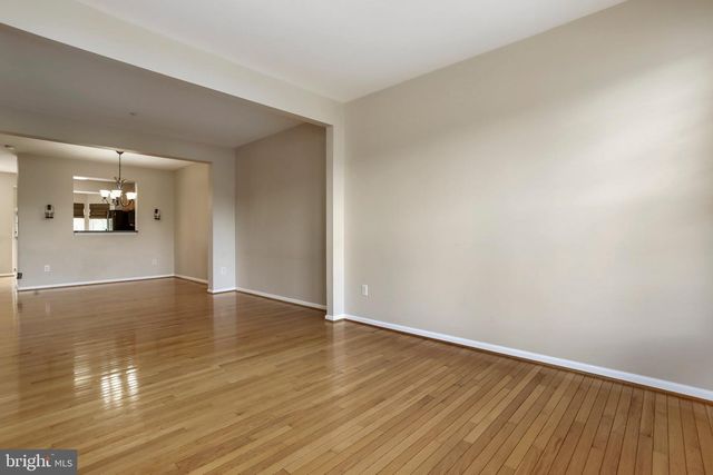 8818 PAPILLON DR, Ellicott City, MD 21043