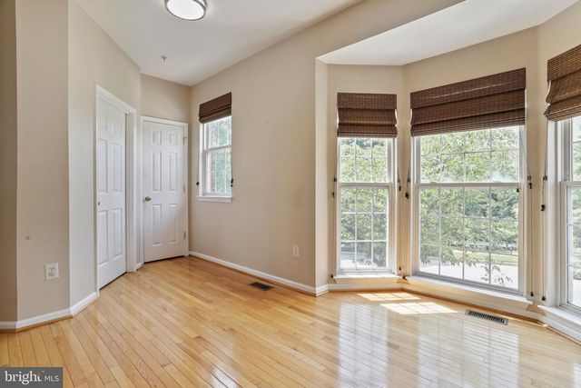 8818 PAPILLON DR, Ellicott City, MD 21043