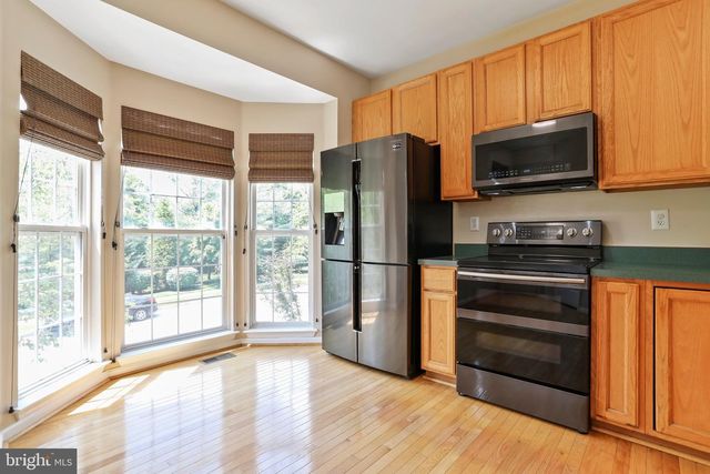 8818 PAPILLON DR, Ellicott City, MD 21043