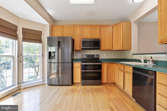 8818 PAPILLON DR, Ellicott City, MD 21043