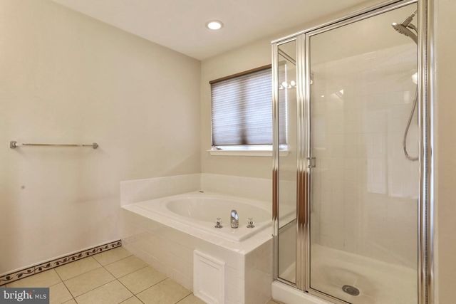 8818 PAPILLON DR, Ellicott City, MD 21043