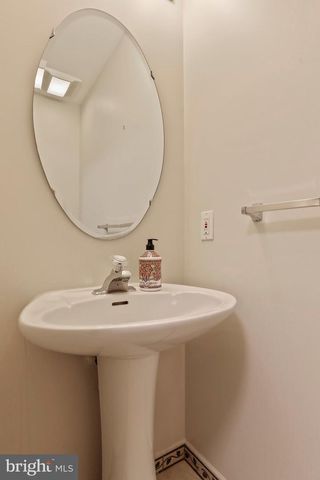 8818 PAPILLON DR, Ellicott City, MD 21043