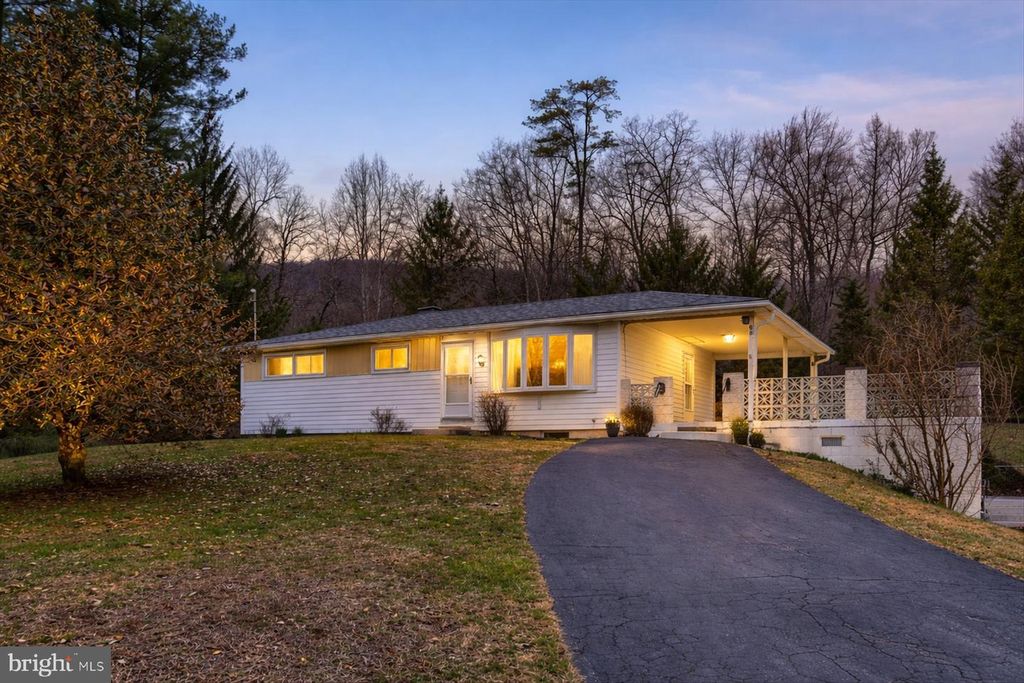 98 PINE ST, Dillsburg, PA 17019