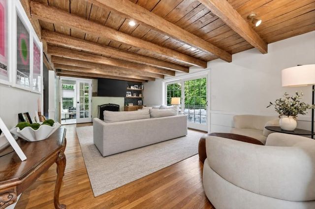 81 Hobart St, Hingham, MA 02043
