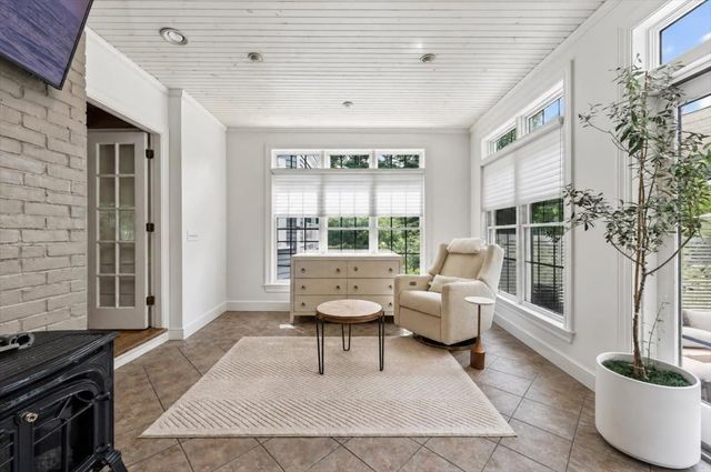 81 Hobart St, Hingham, MA 02043