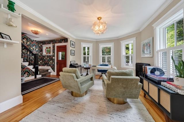 81 Hobart St, Hingham, MA 02043