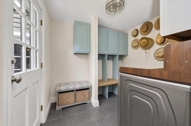 81 Hobart St, Hingham, MA 02043