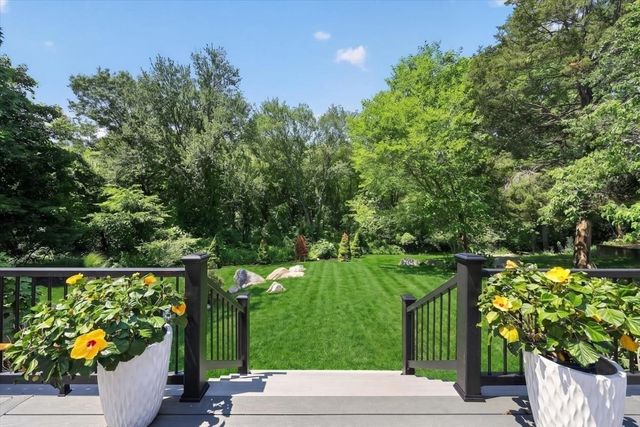 81 Hobart St, Hingham, MA 02043