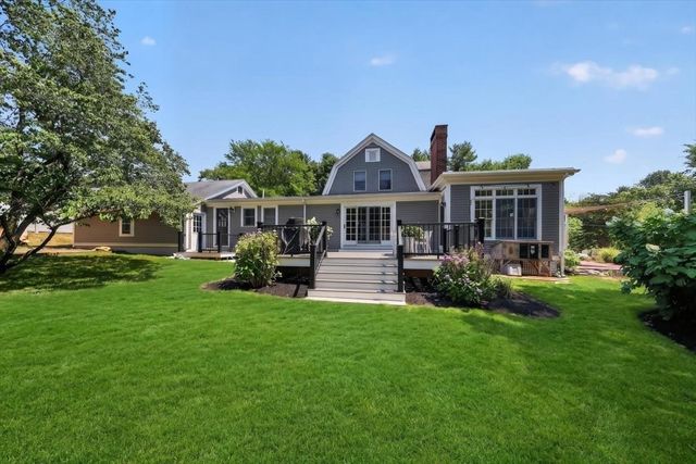 81 Hobart St, Hingham, MA 02043