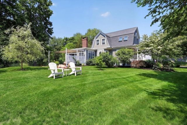 81 Hobart St, Hingham, MA 02043