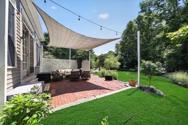 81 Hobart St, Hingham, MA 02043