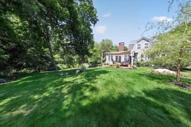 81 Hobart St, Hingham, MA 02043