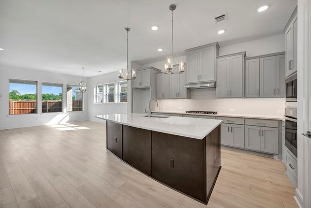 2079 Emerald Grove Lane, Arlington, TX 76005