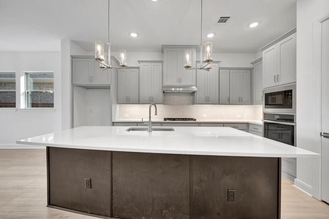 2079 Emerald Grove Lane, Arlington, TX 76005
