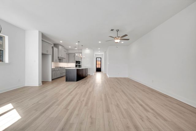 2079 Emerald Grove Lane, Arlington, TX 76005