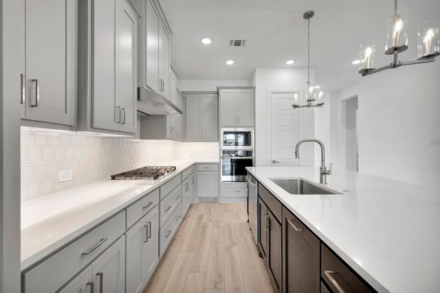 2079 Emerald Grove Lane, Arlington, TX 76005