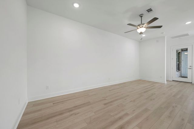 2079 Emerald Grove Lane, Arlington, TX 76005