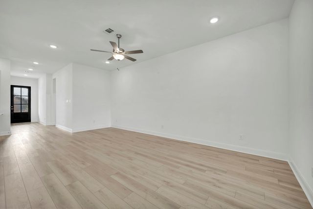2079 Emerald Grove Lane, Arlington, TX 76005