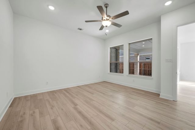 2079 Emerald Grove Lane, Arlington, TX 76005