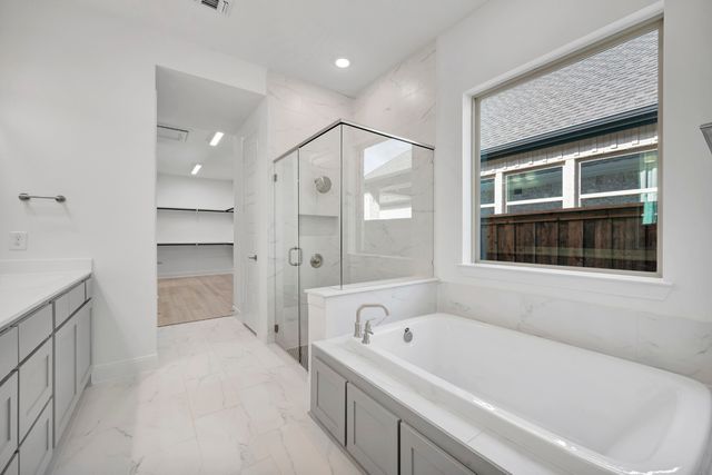 2079 Emerald Grove Lane, Arlington, TX 76005