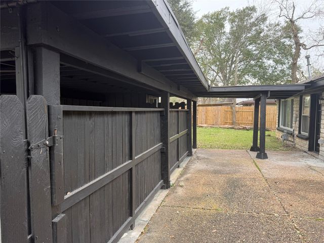 7070 Brace Street, Houston, TX 77061