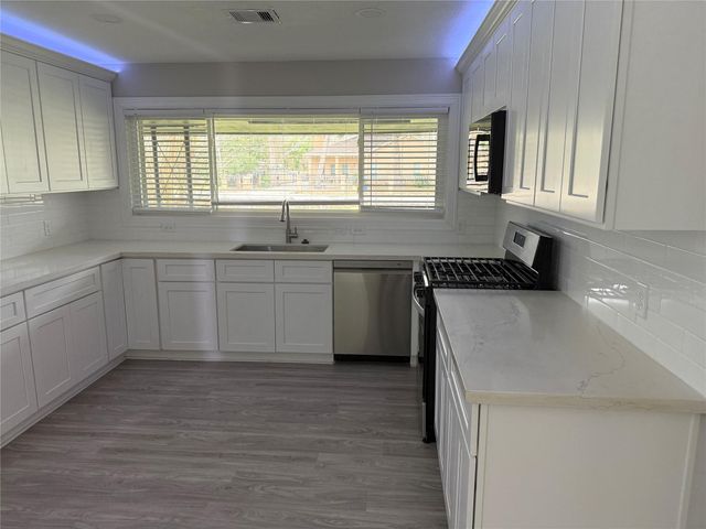 7070 Brace Street, Houston, TX 77061