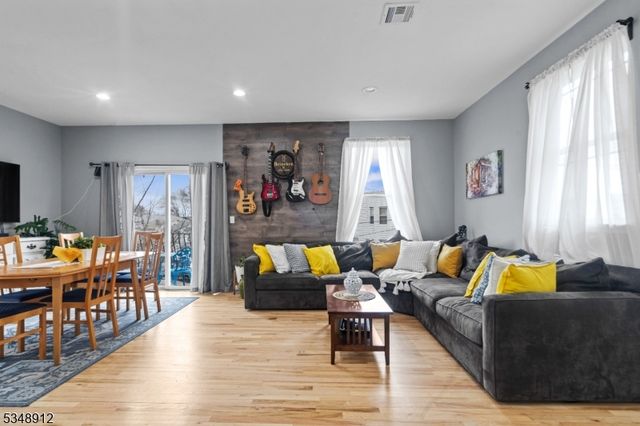 418 Jackson Ave, Elizabeth City, NJ 07201