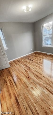 418 Jackson Ave, Elizabeth City, NJ 07201