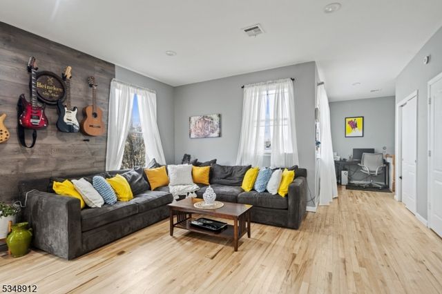 418 Jackson Ave, Elizabeth City, NJ 07201