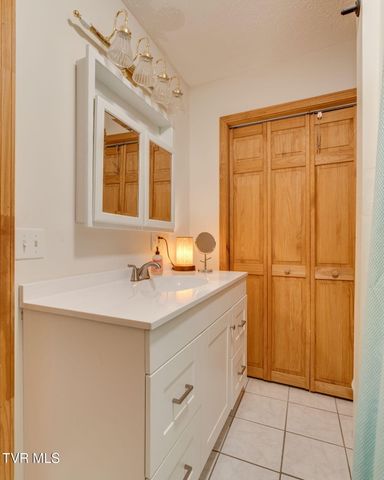 122 South Church Street, 1, Rogersville, TN 37857