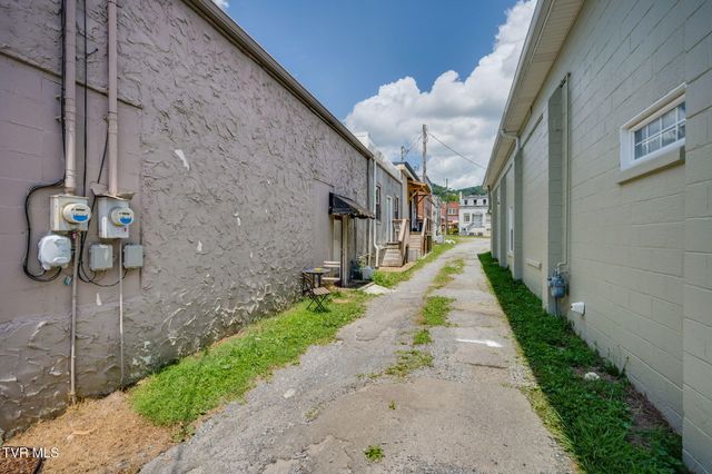 122 South Church Street, 1, Rogersville, TN 37857