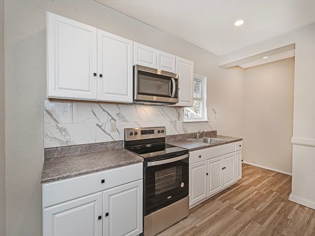 828 Frank, Mckees Rocks, PA 15136