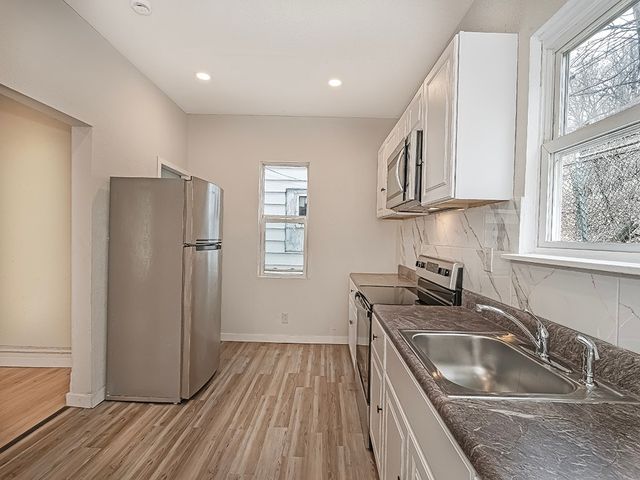 828 Frank, Mckees Rocks, PA 15136