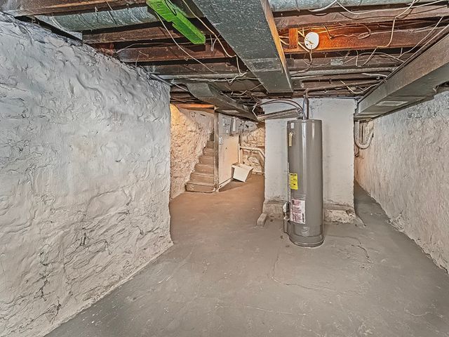 828 Frank, Mckees Rocks, PA 15136