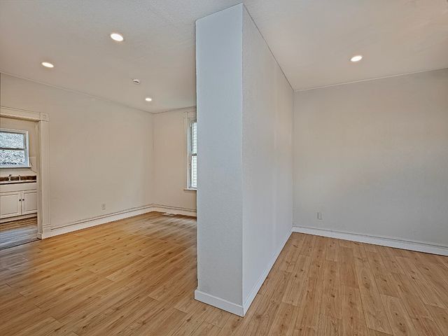 828 Frank, Mckees Rocks, PA 15136