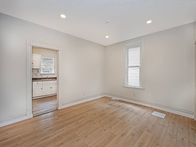 828 Frank, Mckees Rocks, PA 15136