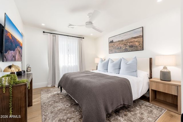 4030 E FAIRMOUNT Avenue, Phoenix, AZ 85018